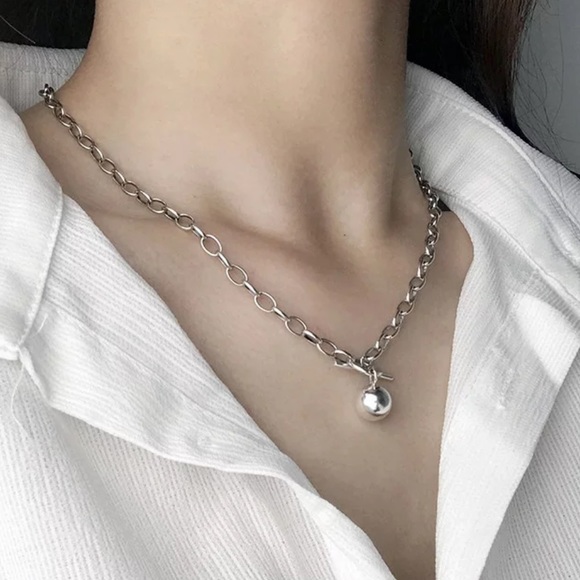 New! 💫 Silver Round Bead Pendant Chain Necklace - Picture 2 of 4